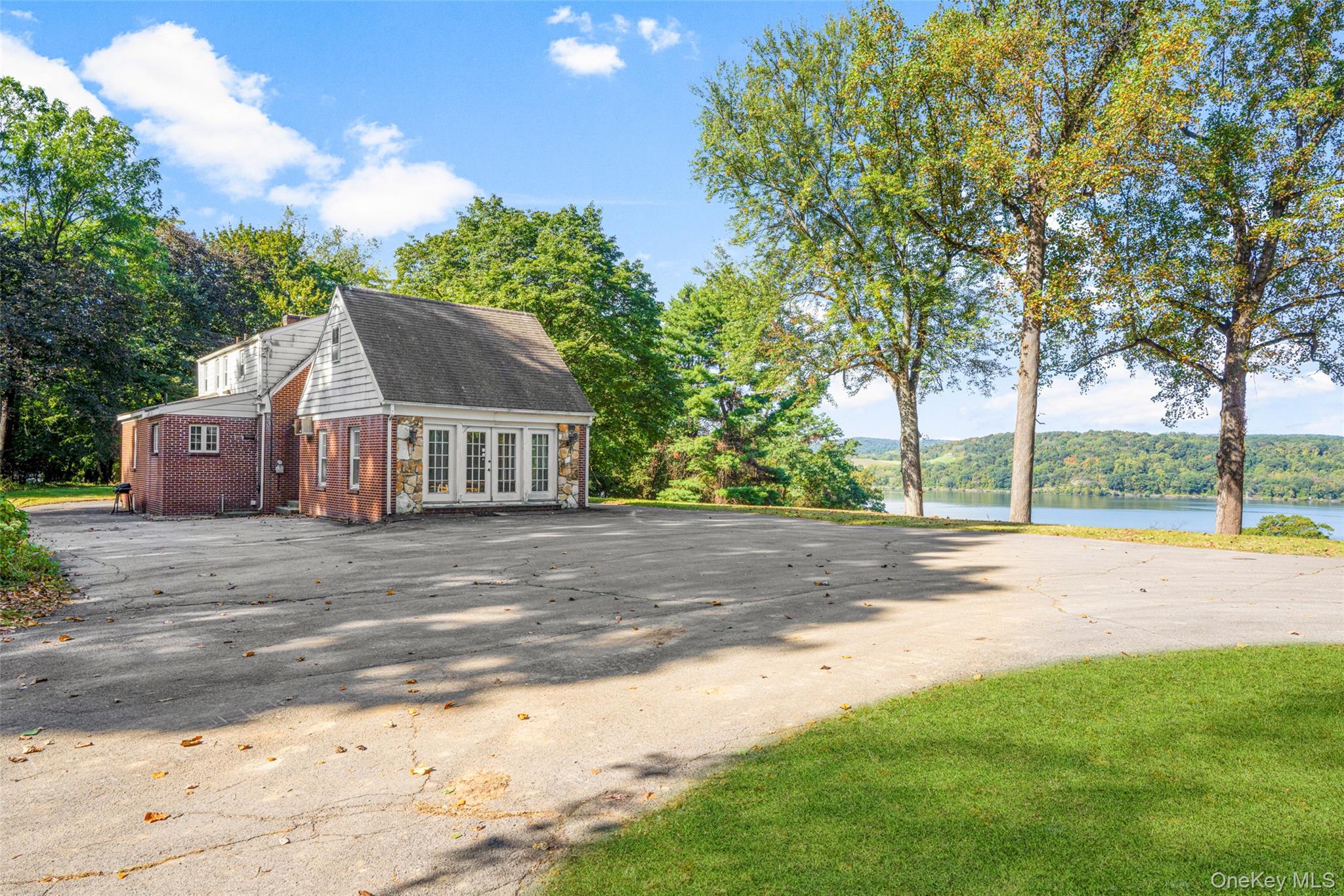 660 Wheeler Hill Road Property Photo 7