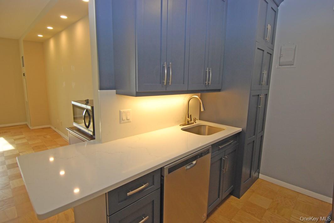26910 Grand Central Parkway 22p Property Photo 8