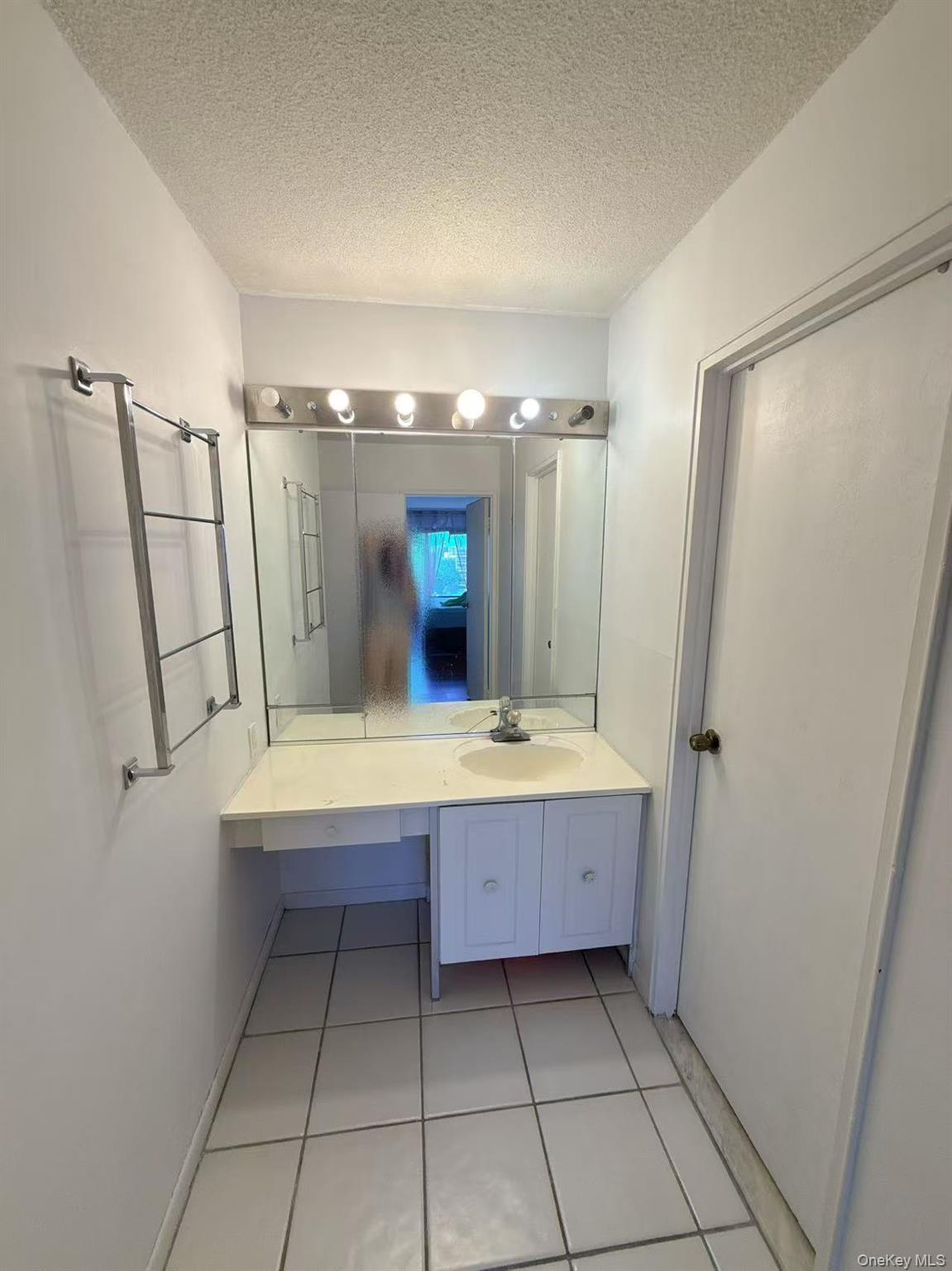 100 High Point Drive 501 Property Photo 6