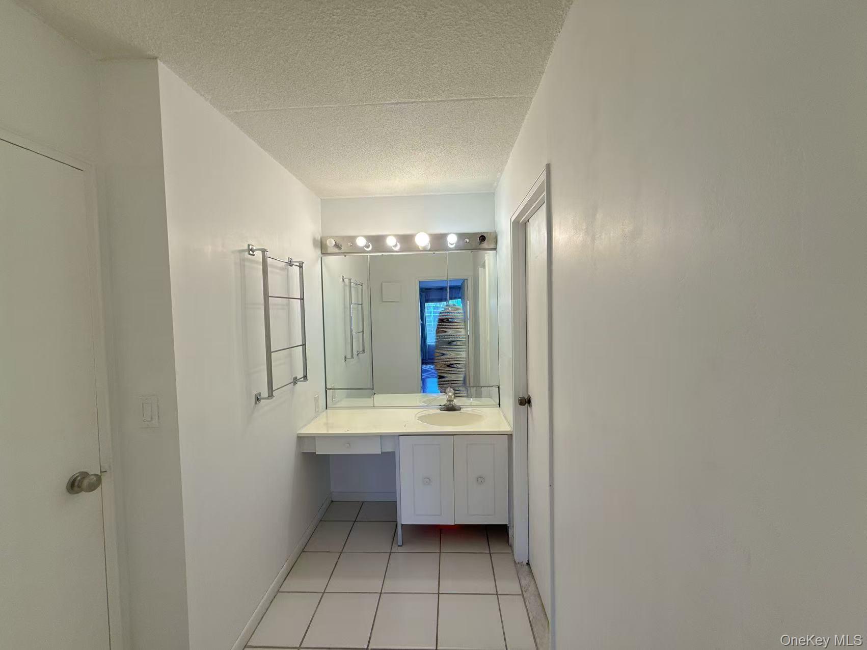 100 High Point Drive 501 Property Photo 10