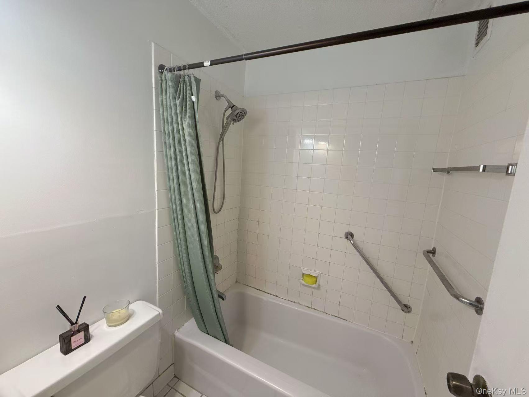 100 High Point Drive 501 Property Photo 17