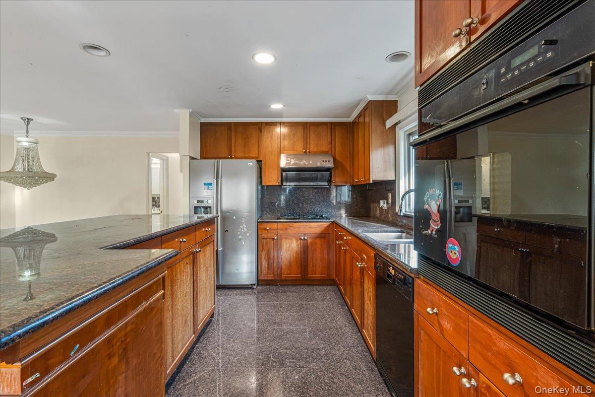 57-81 228 Street Property Photo 11