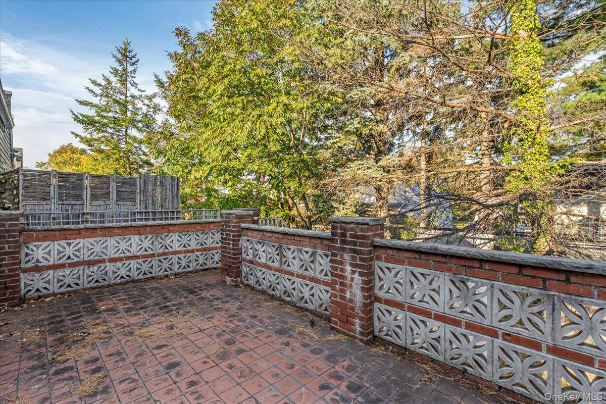 57-81 228 Street Property Photo 20