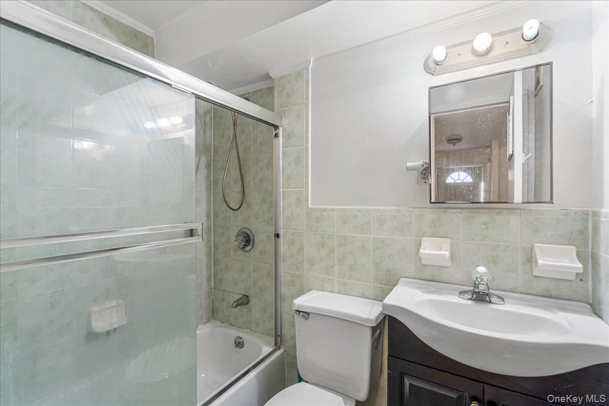 57-81 228 Street Property Photo 28