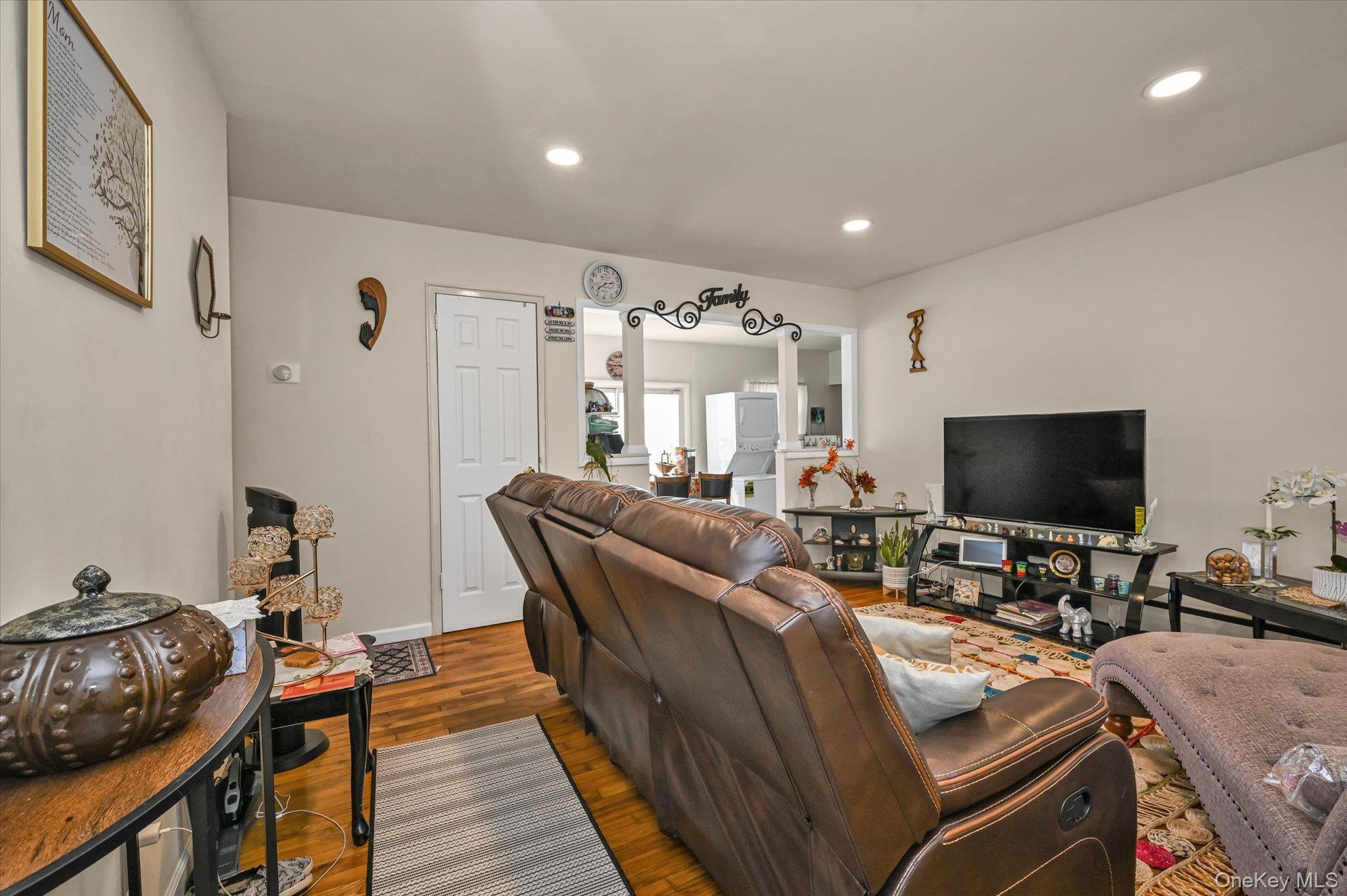 16 E Chestnut Street Property Photo 3