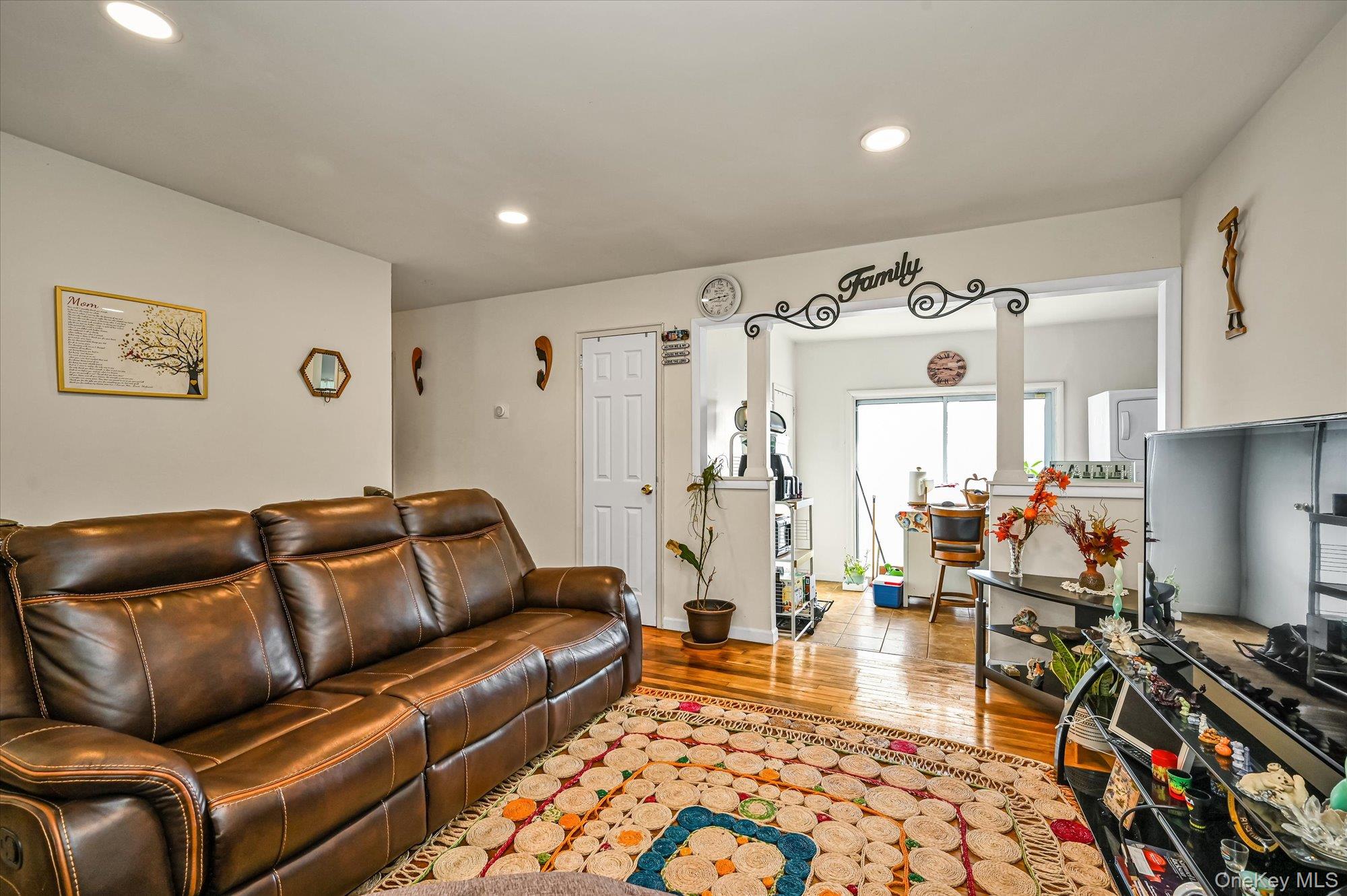 16 E Chestnut Street Property Photo 4