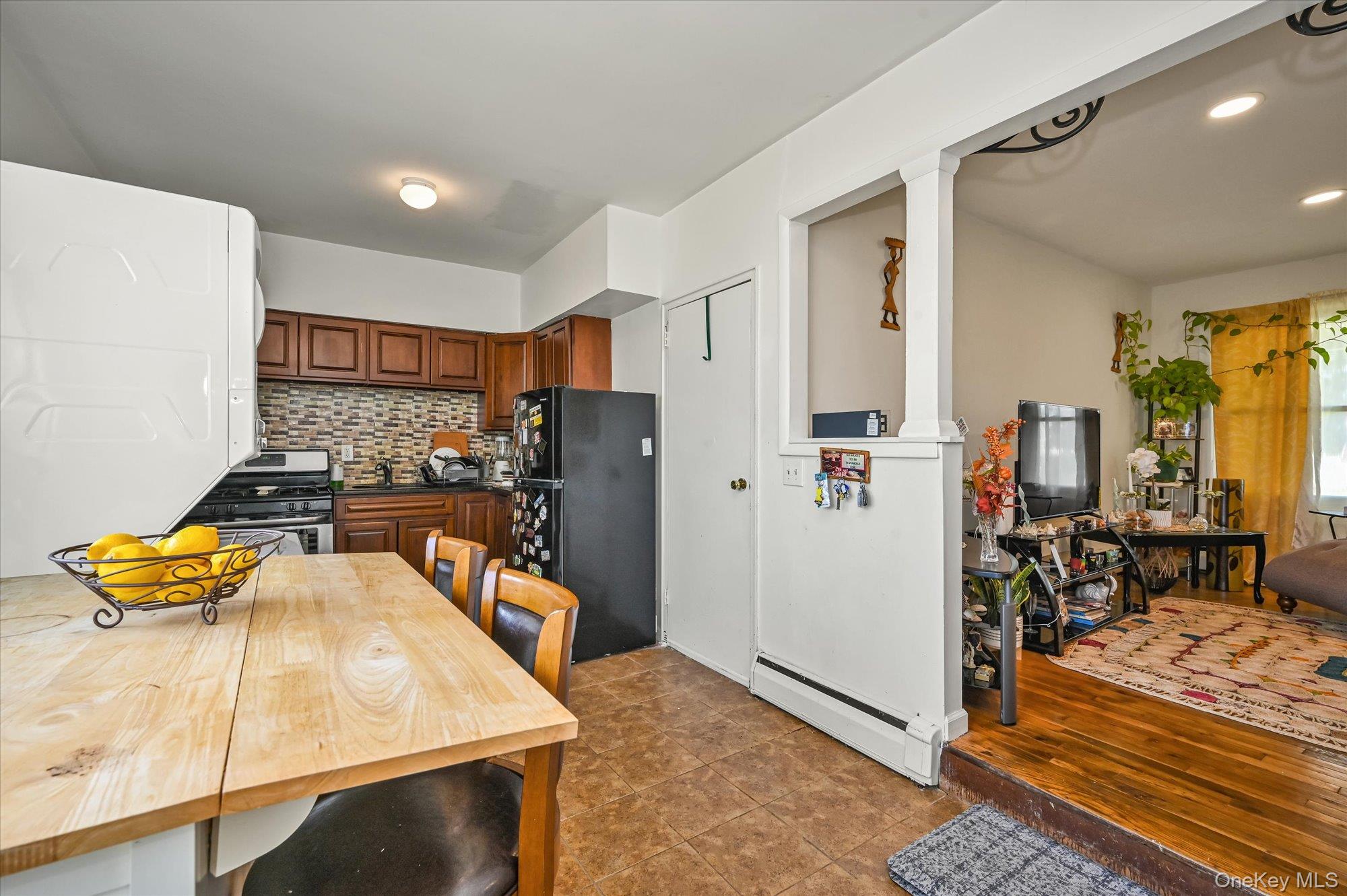 16 E Chestnut Street Property Photo 7