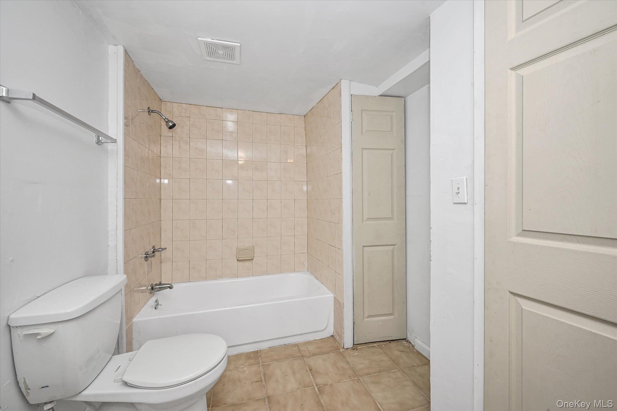16 E Chestnut Street Property Photo 14