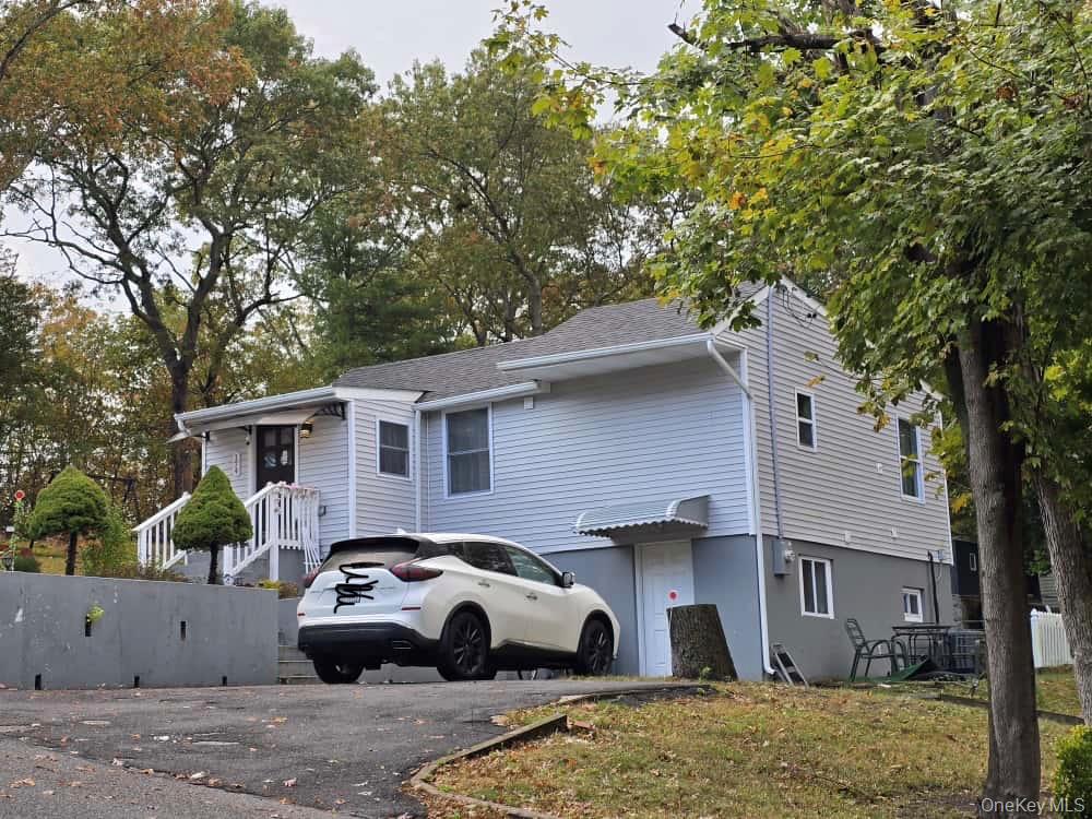 174 Woodycrest Drive Property Photo 1