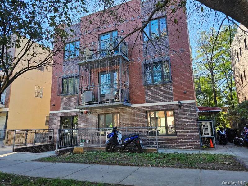 108-38 41 Avenue 1a & Bsmt Property Photo 1