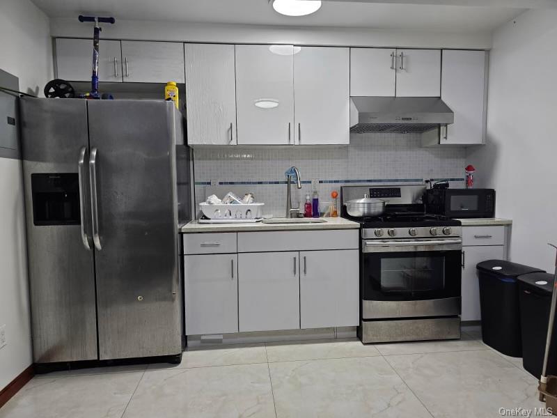 108-38 41 Avenue 1a & Bsmt Property Photo 2
