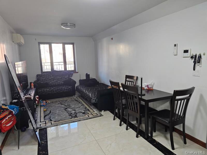 108-38 41 Avenue 1a & Bsmt Property Photo 3