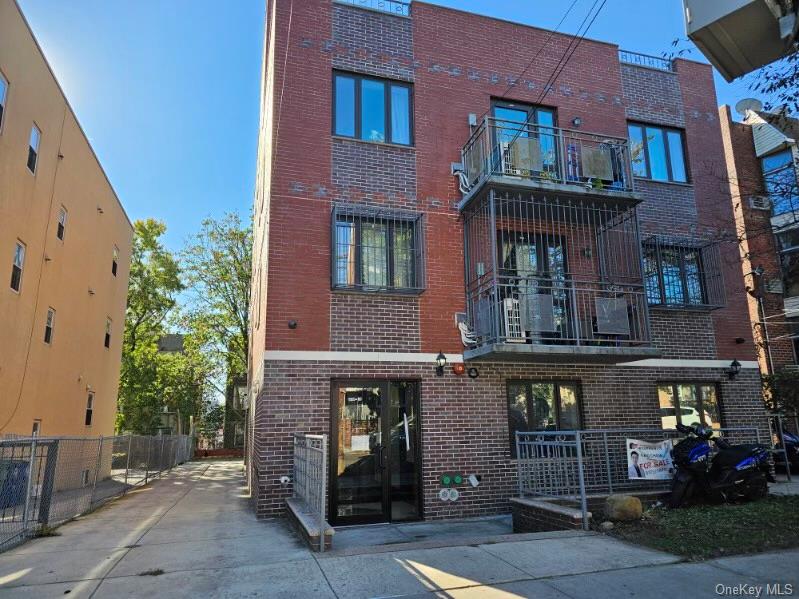 108-38 41 Avenue 1a & Bsmt Property Photo 13