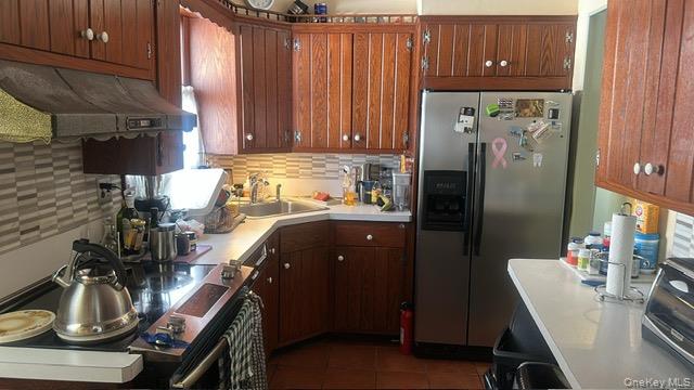 873 Custer St Property Photo 4