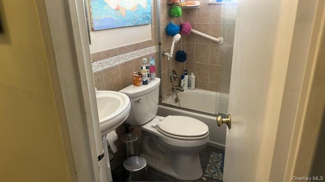 873 Custer St Property Photo 6