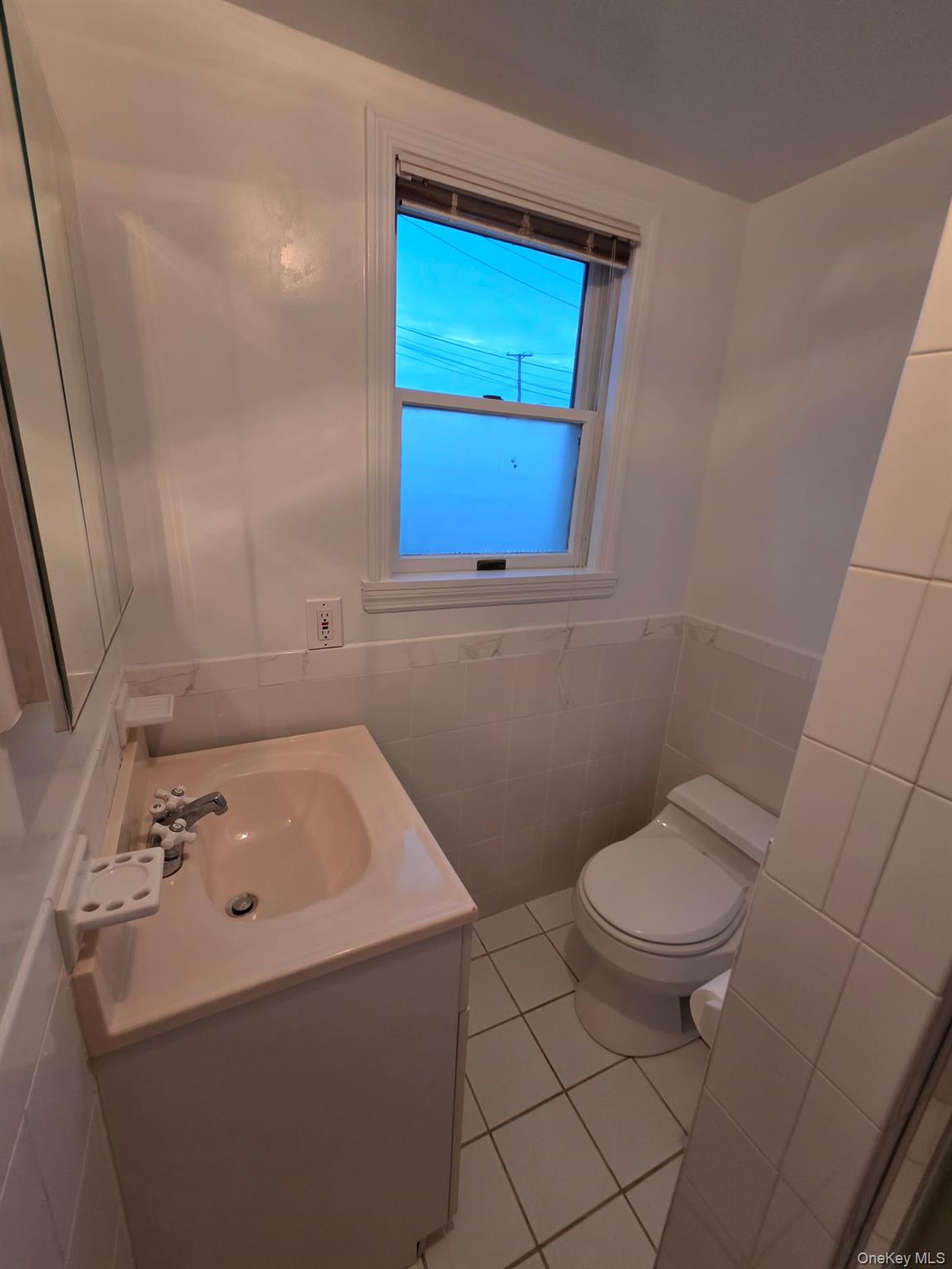 12&14 W 5th Road Property Photo 15