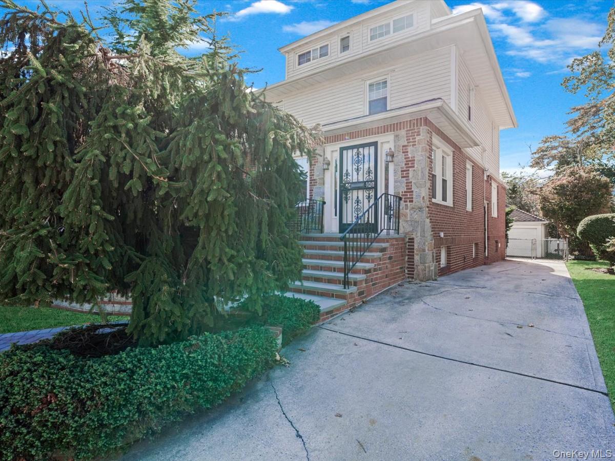 186-34 Henley Road Property Photo 2