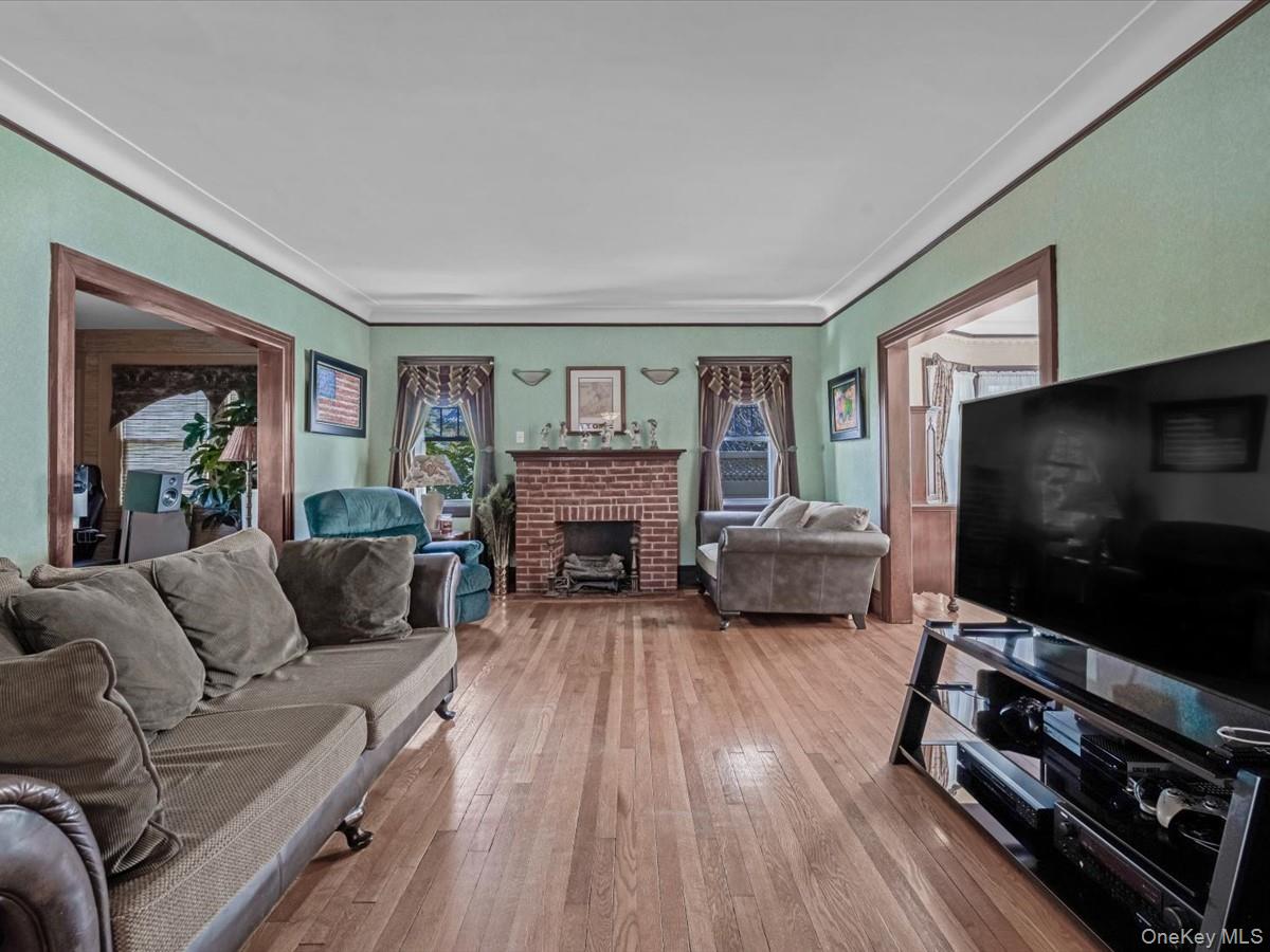 186-34 Henley Road Property Photo 5