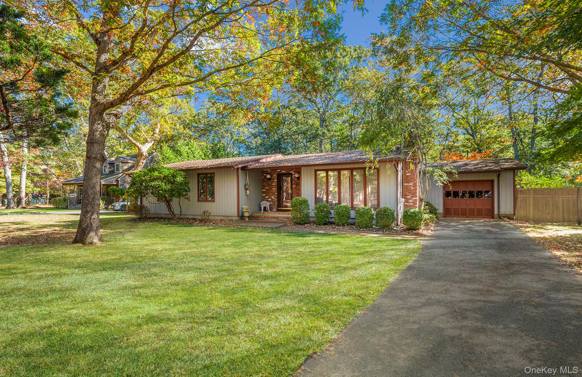 33 Sherwood Lane Property Photo 1