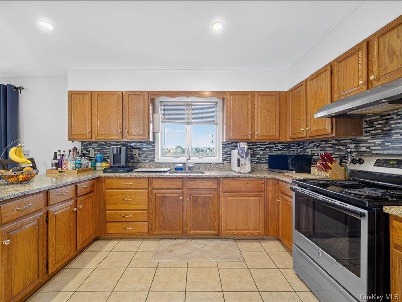 50 Cunningham Lane Property Photo 8