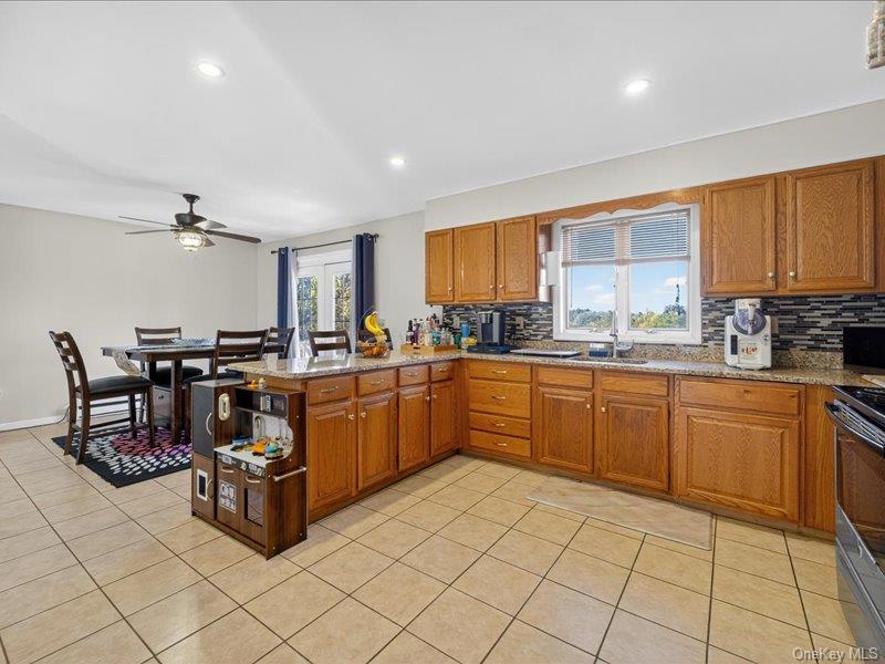 50 Cunningham Lane Property Photo 10