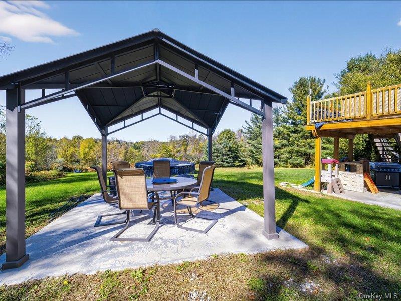 50 Cunningham Lane Property Photo 24