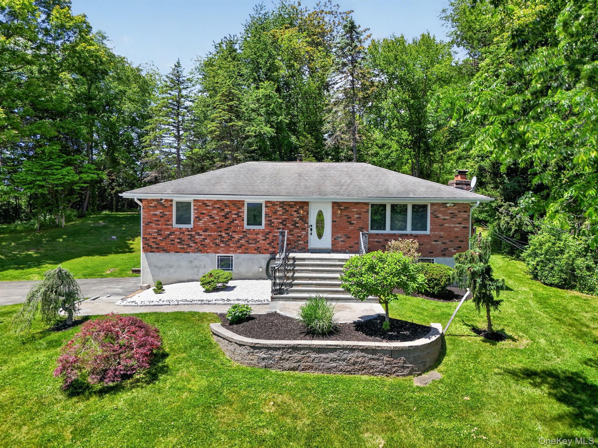 21 Crest Court Property Photo 1