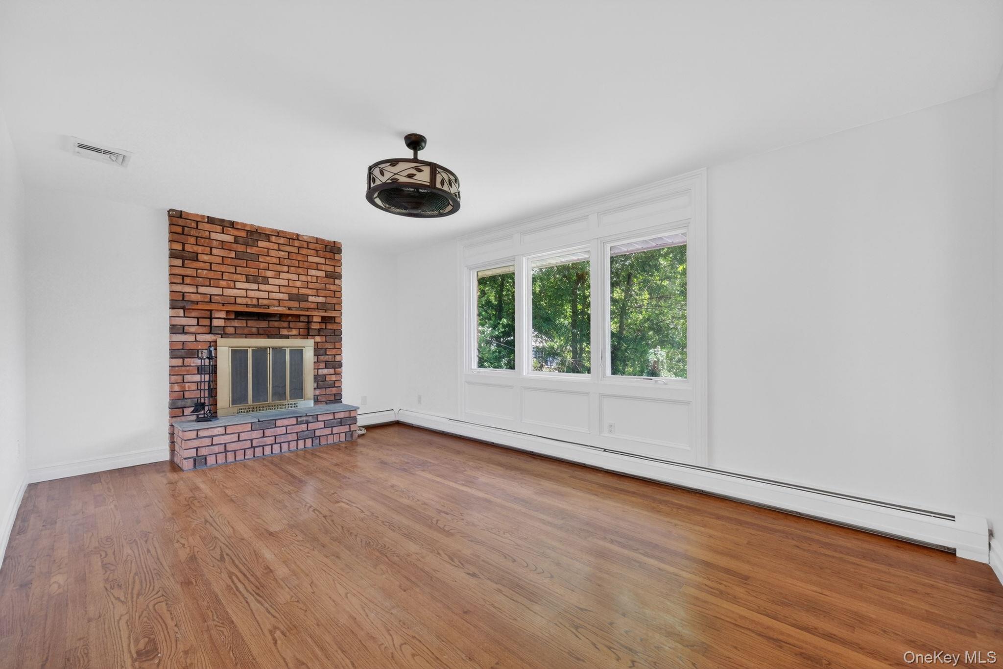 21 Crest Court Property Photo 8