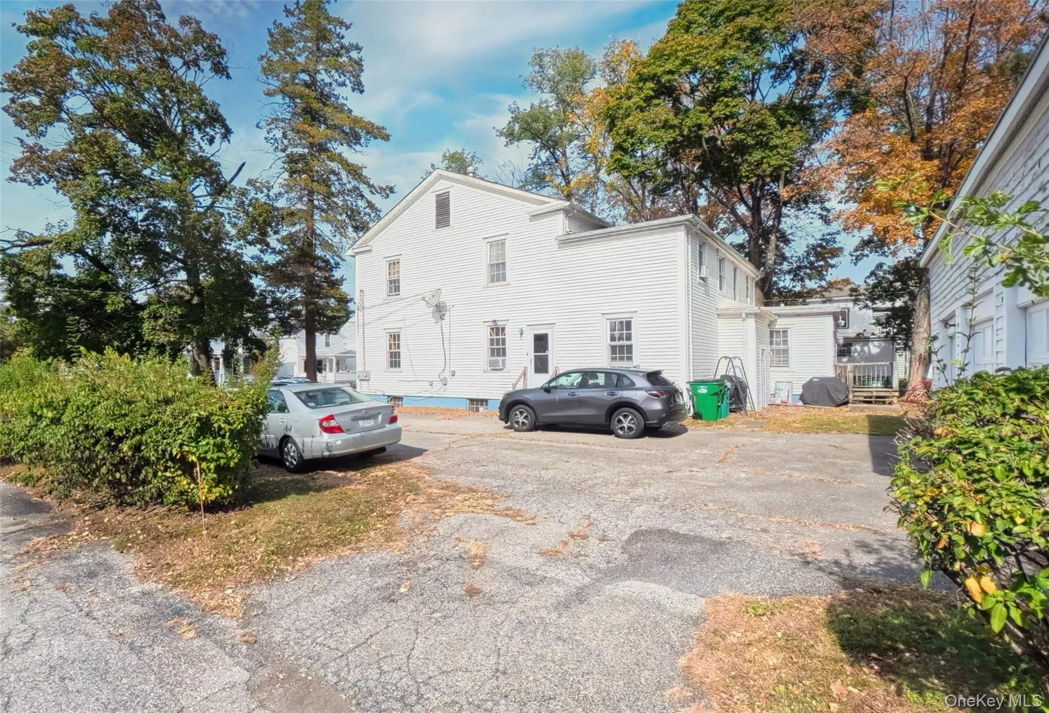 2574-2576 South Avenue Property Photo 3