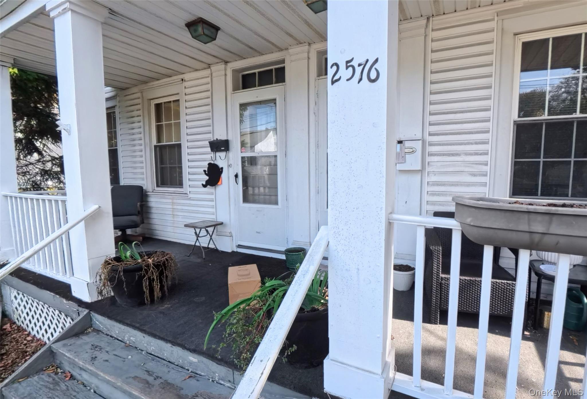 2574-2576 South Avenue Property Photo 4