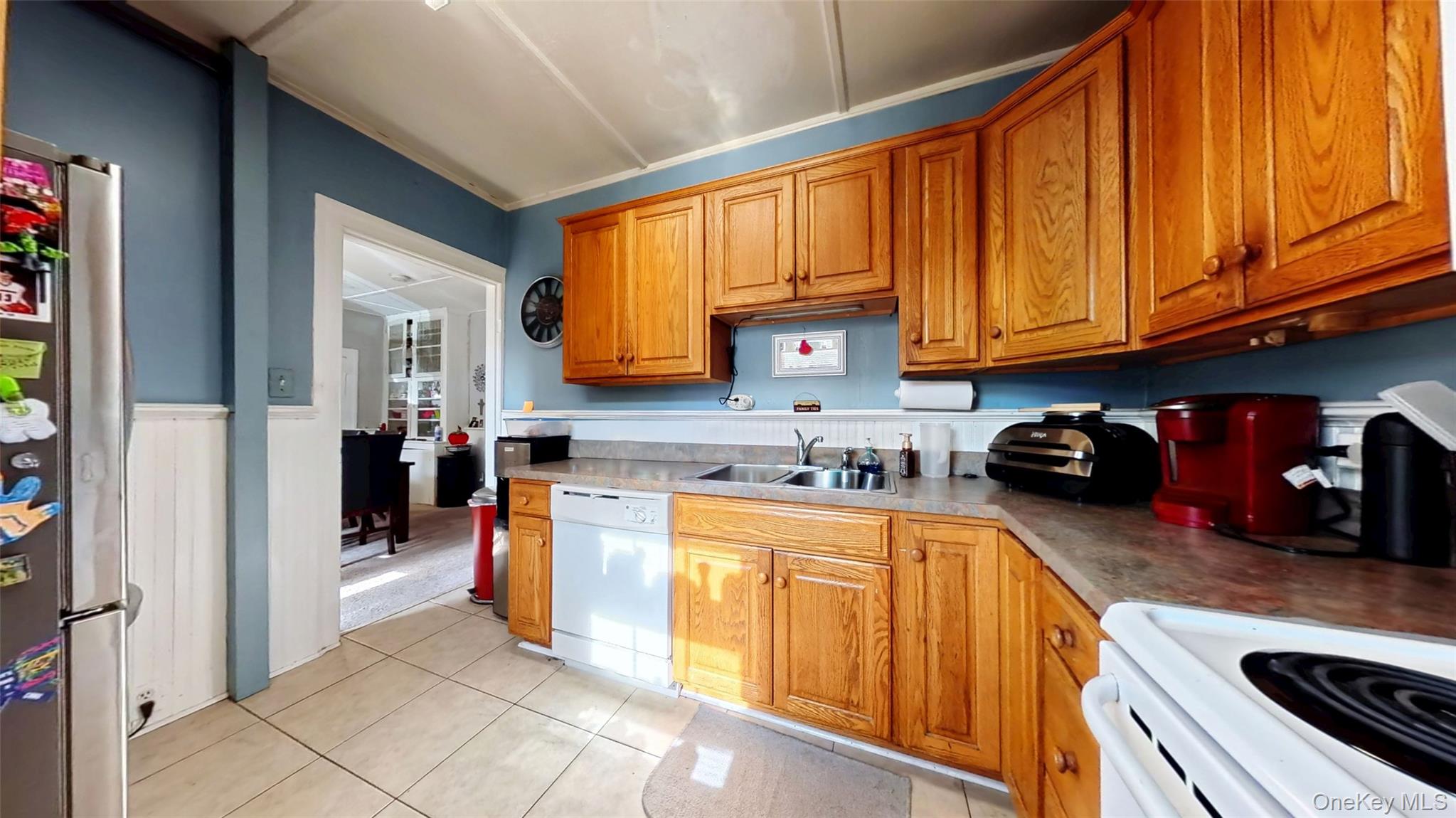 2574-2576 South Avenue Property Photo 13