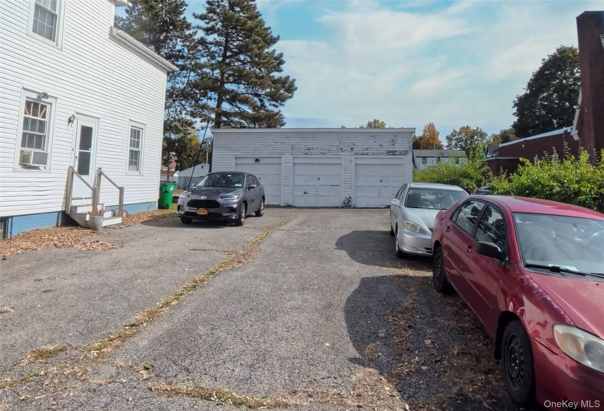 2574-2576 South Avenue Property Photo 28
