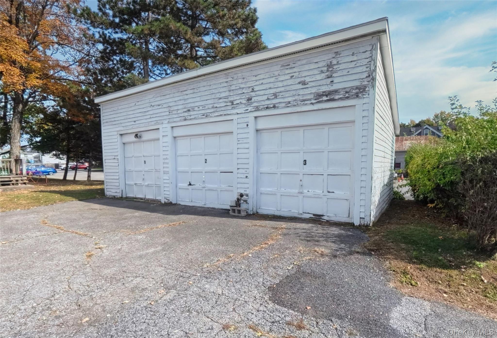 2574-2576 South Avenue Property Photo 30