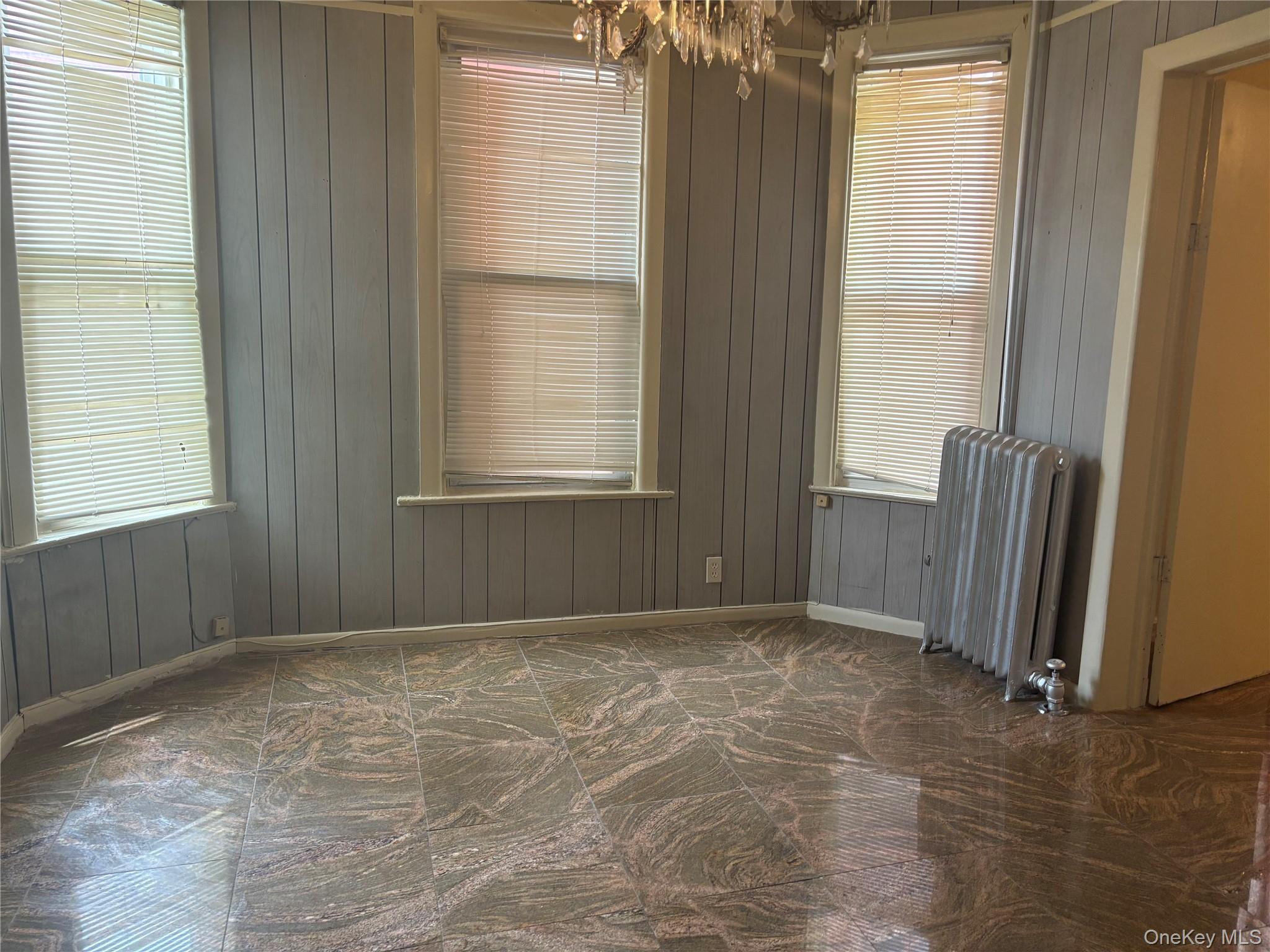 56 N 10th Avenue Property Photo 1