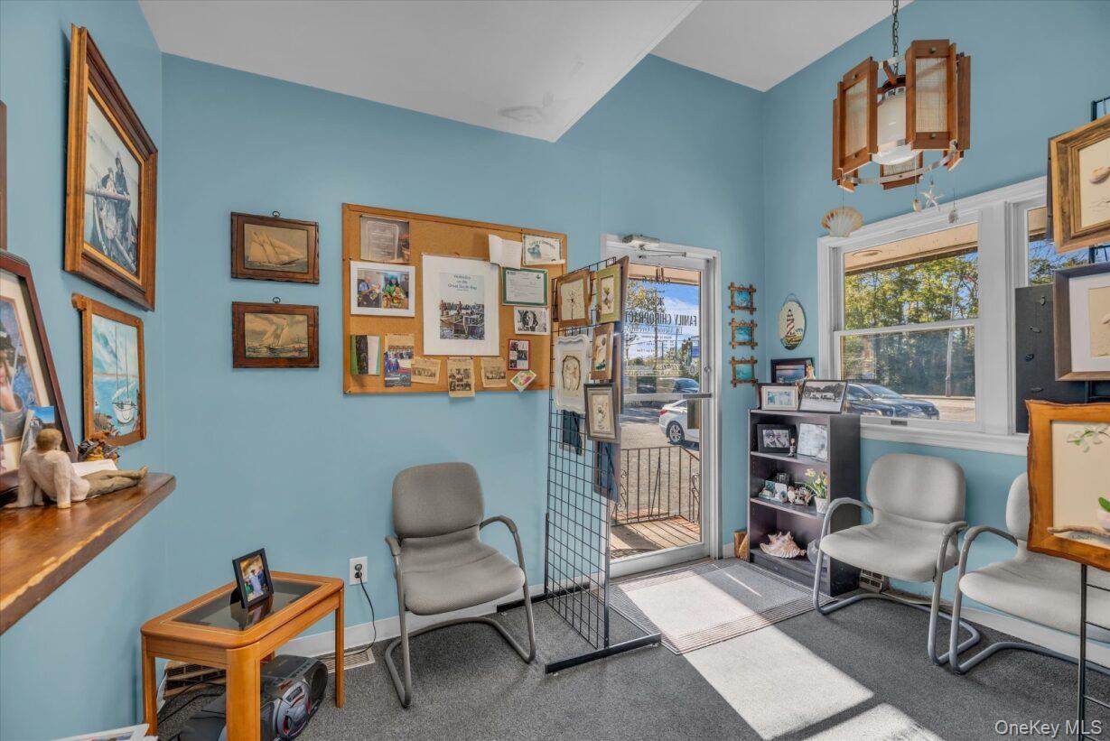 55 Carleton Avenue Property Photo 9