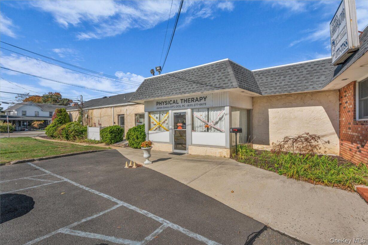 55 Carleton Avenue Property Photo 13