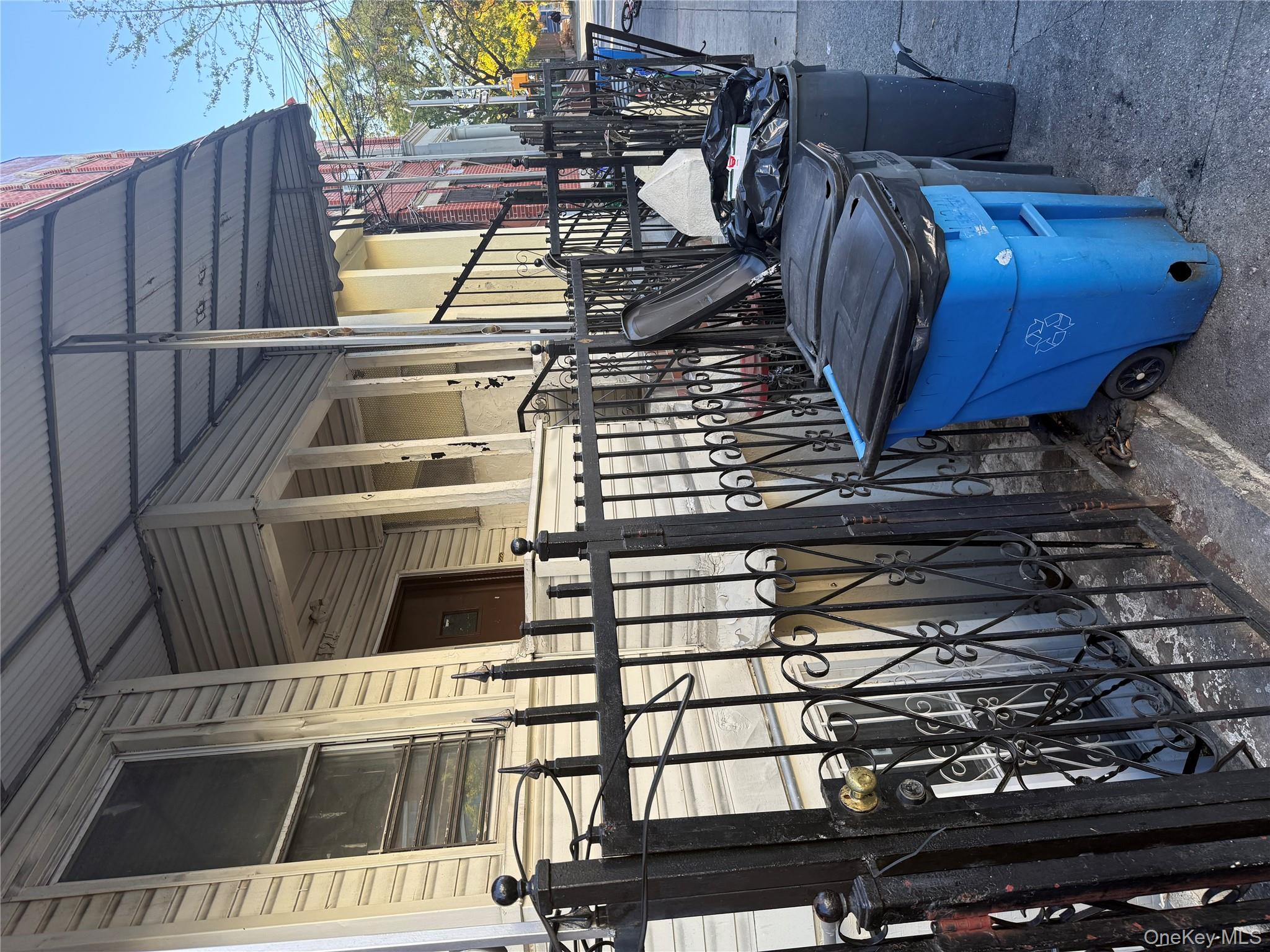 1124 Fox Street Property Photo 4