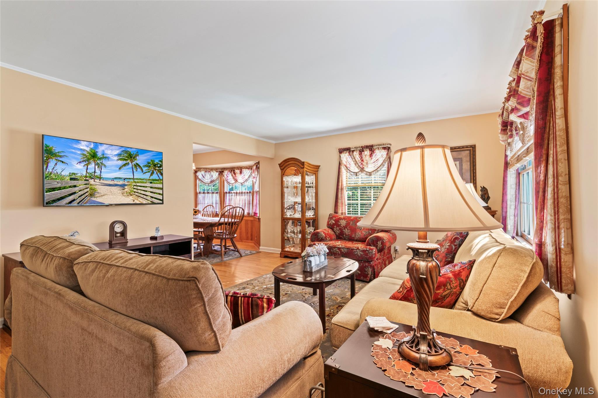 59 Linden Boulevard Property Photo 12