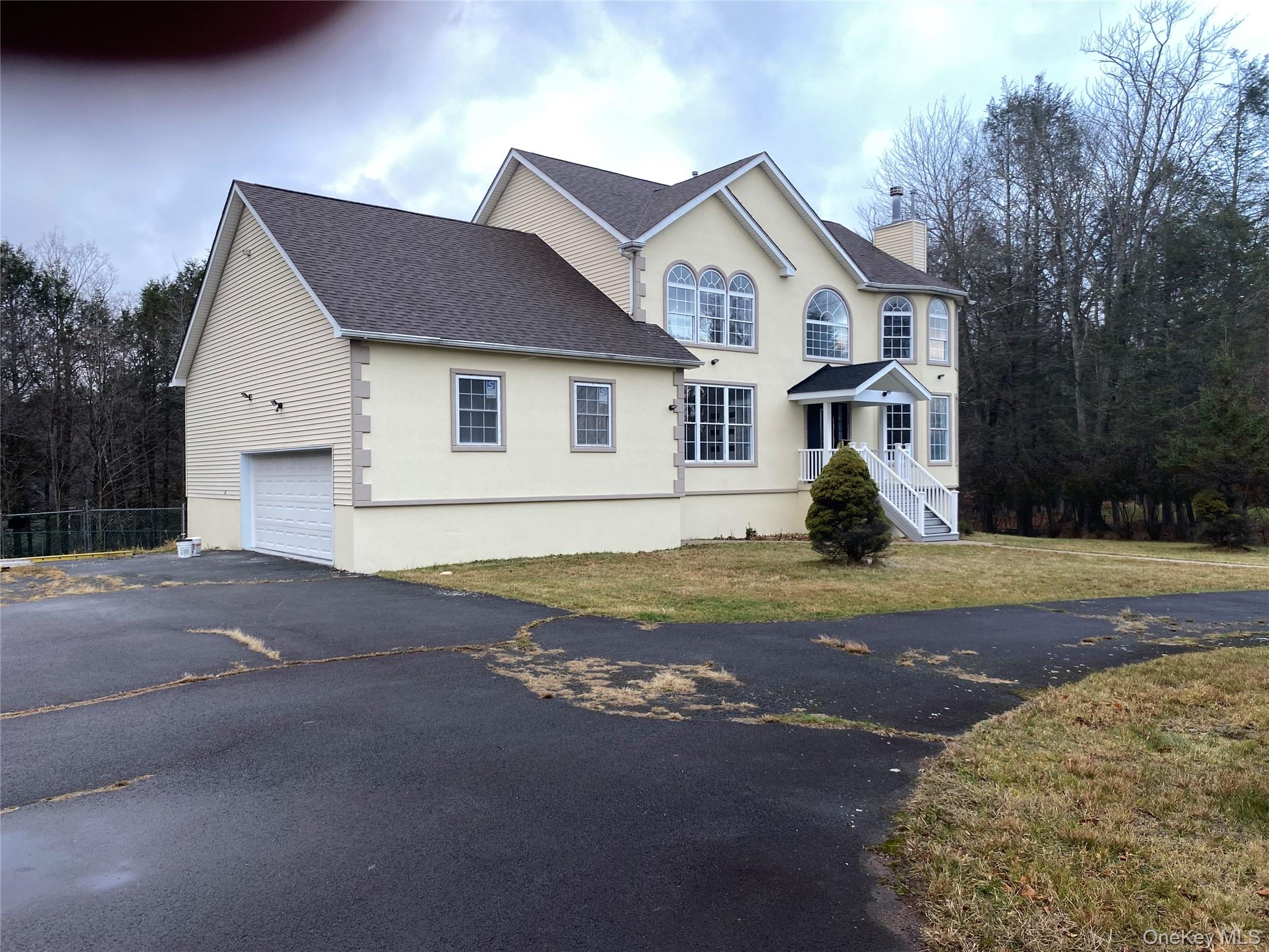 44 Roslyn Ridge Road Property Photo 2