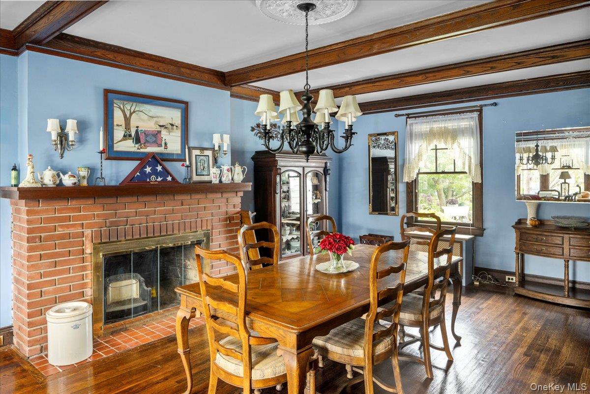 331 Mineola Boulevard Property Photo 11