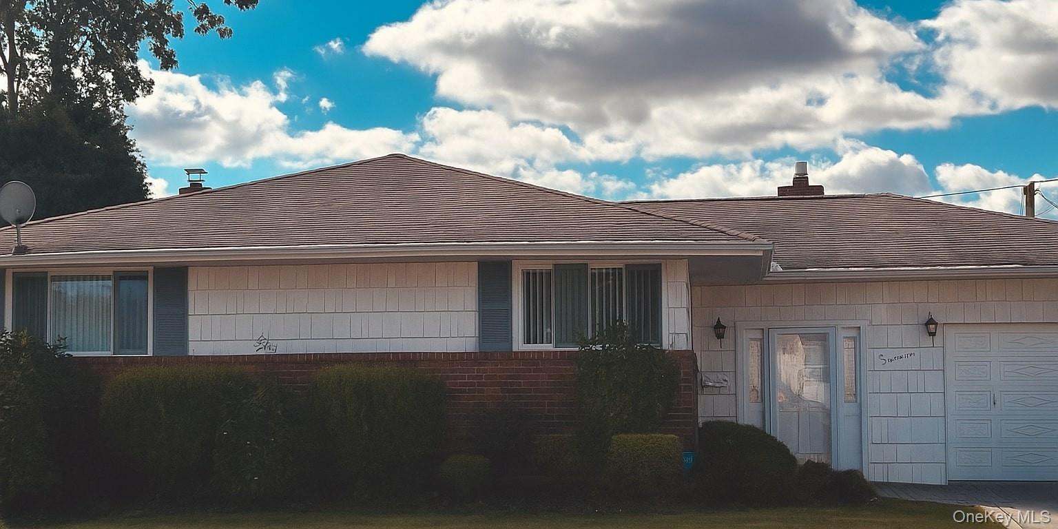 11 Adrienne Drive Property Photo 1