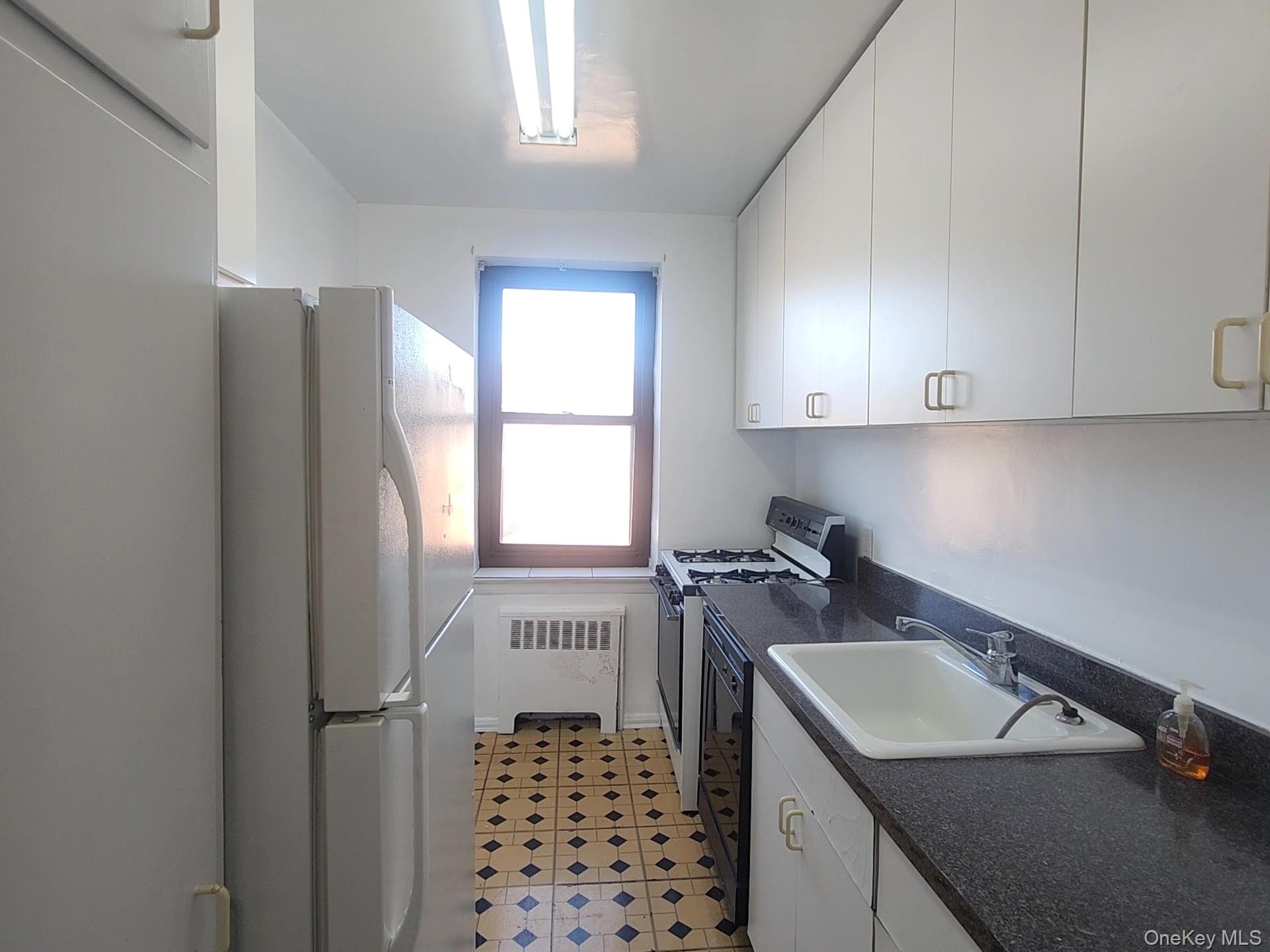 90-09 Northern Boulevard 605 Property Photo 2