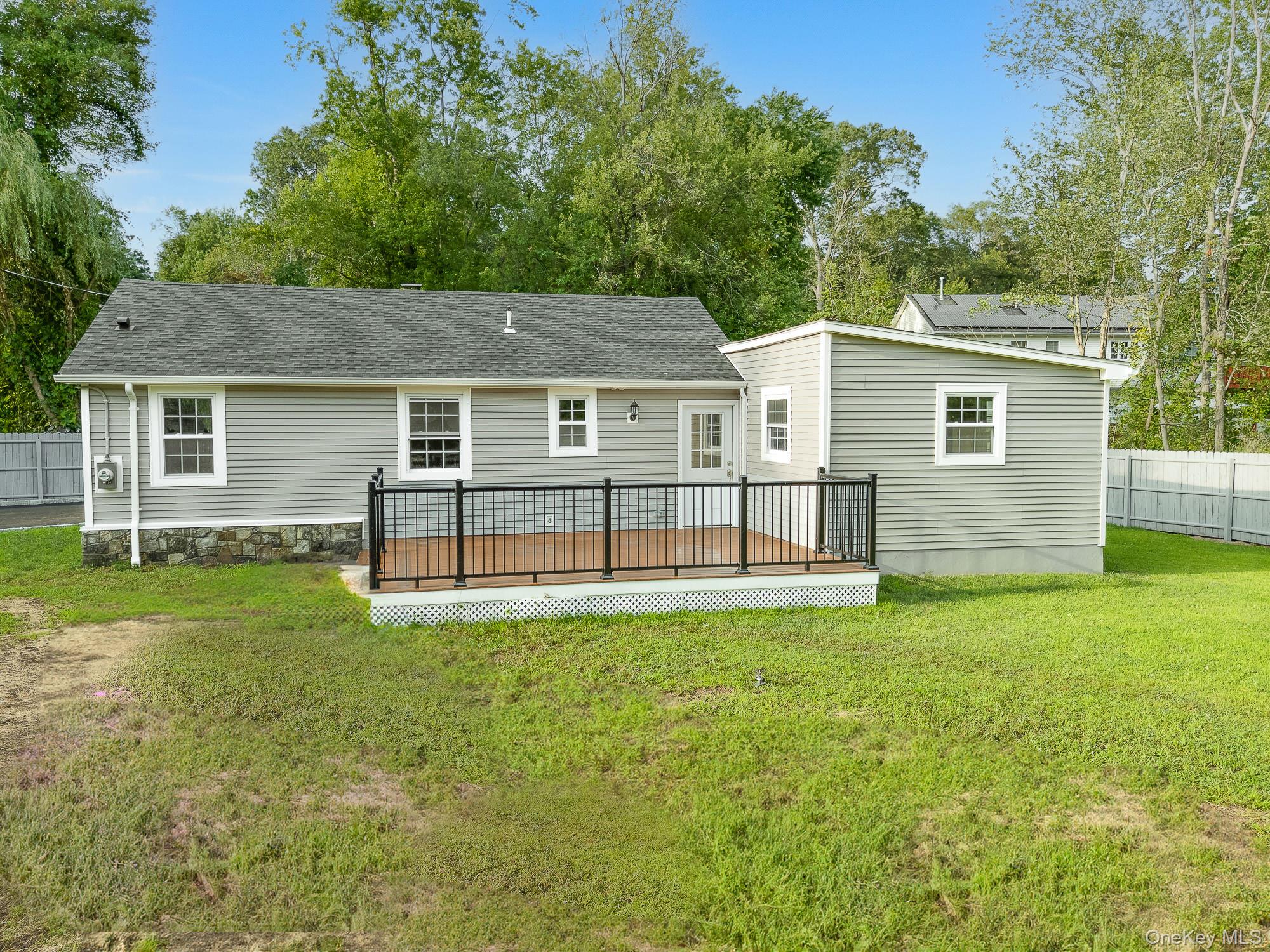 3167 Lincoln Drive Property Photo 1