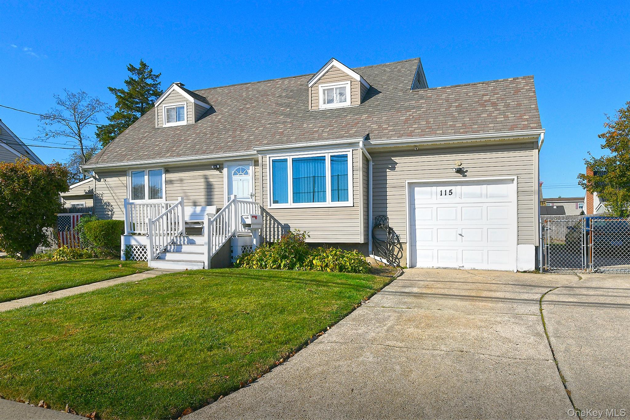 115 Old Farmingdale Road Property Photo 3
