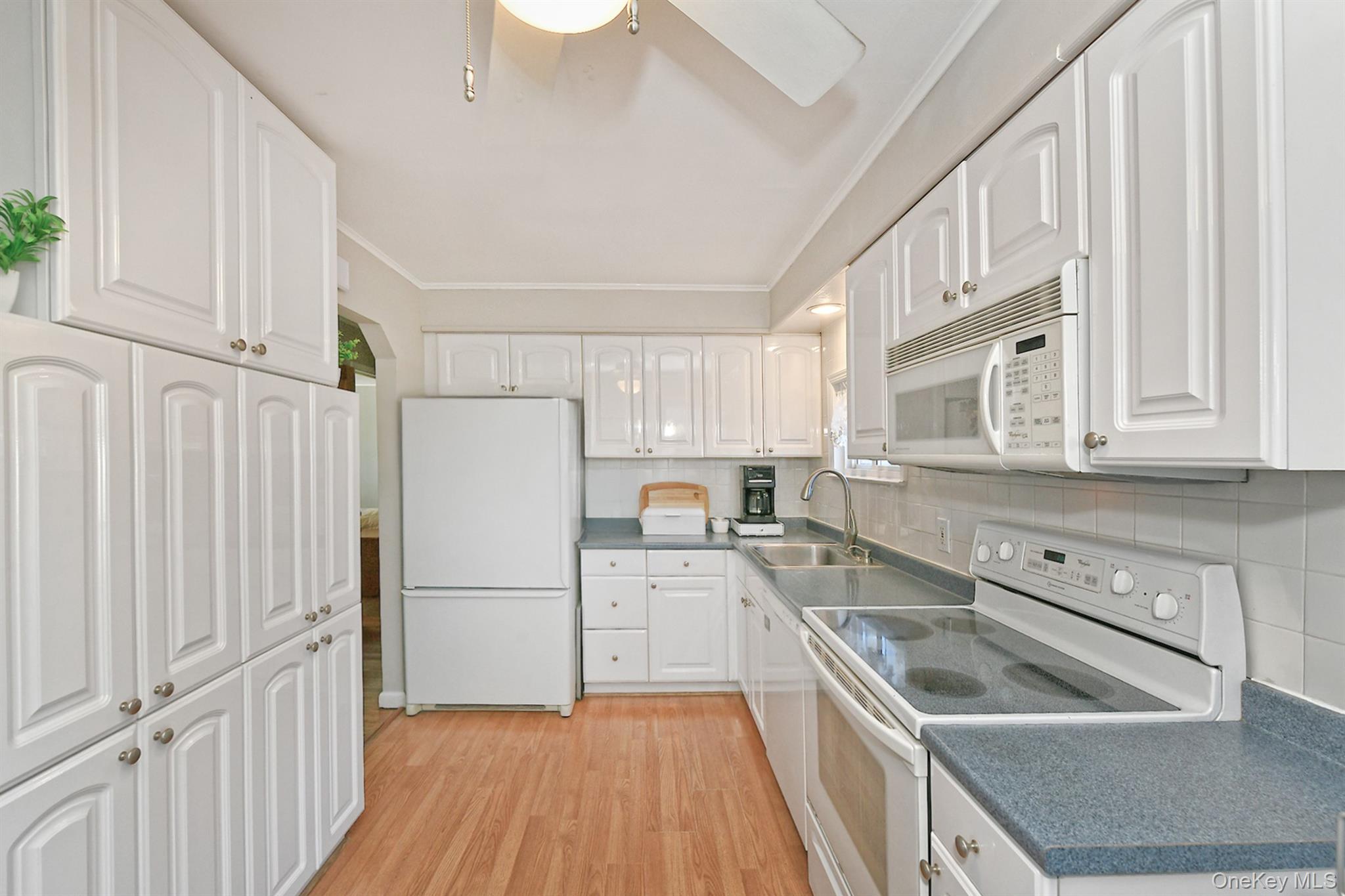 115 Old Farmingdale Road Property Photo 12