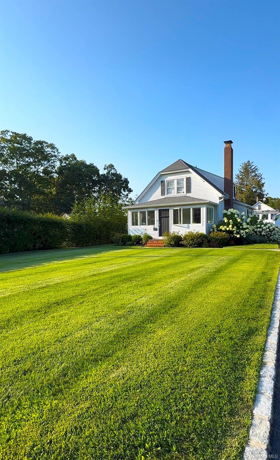 24 Pegs Lane Property Photo 1