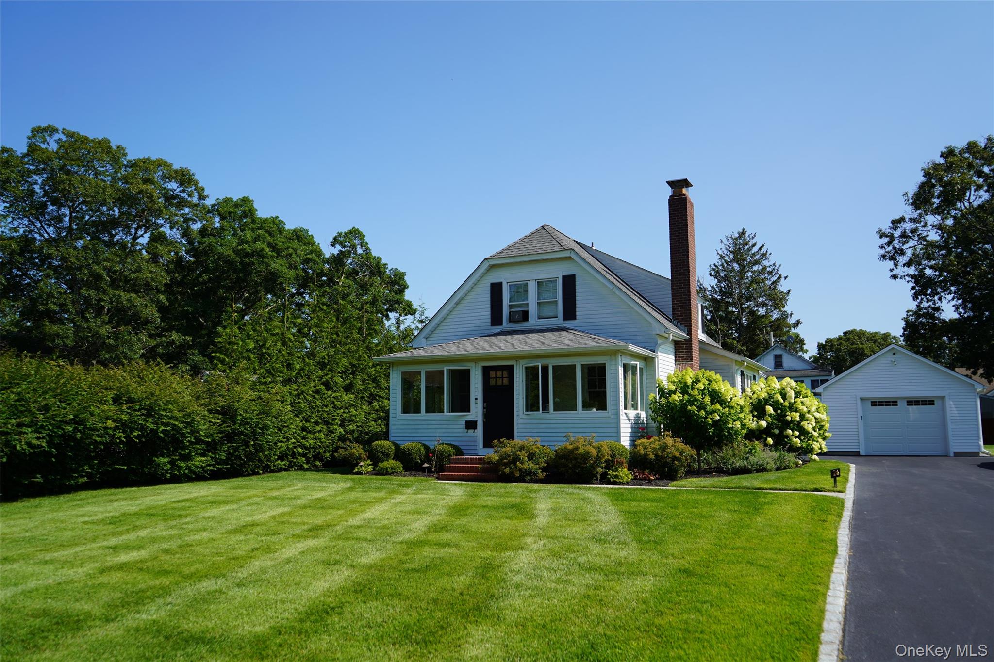 24 Pegs Lane Property Photo 1