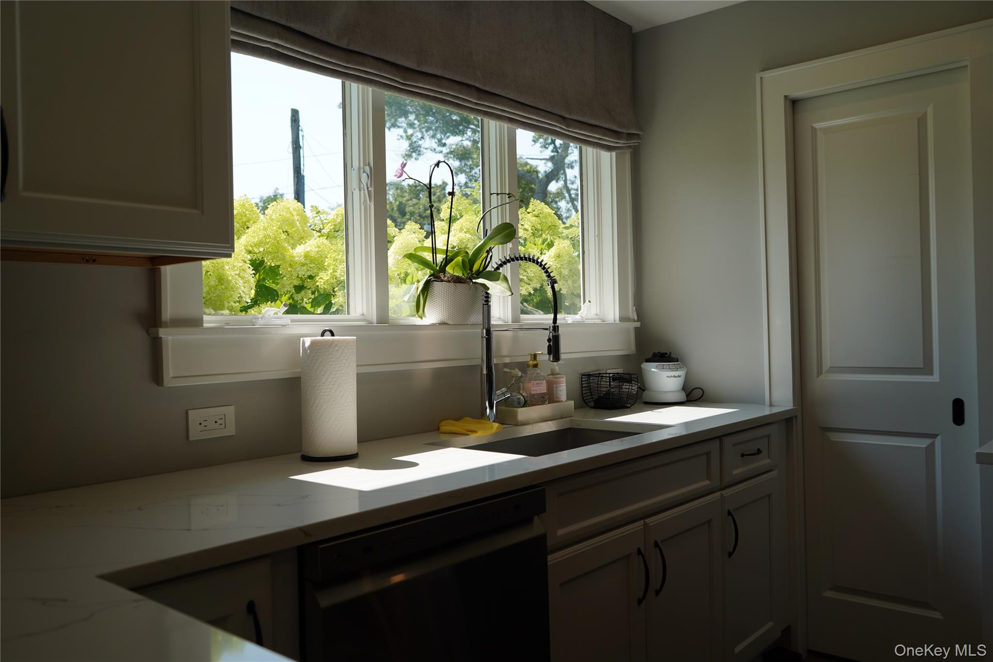 24 Pegs Lane Property Photo 6