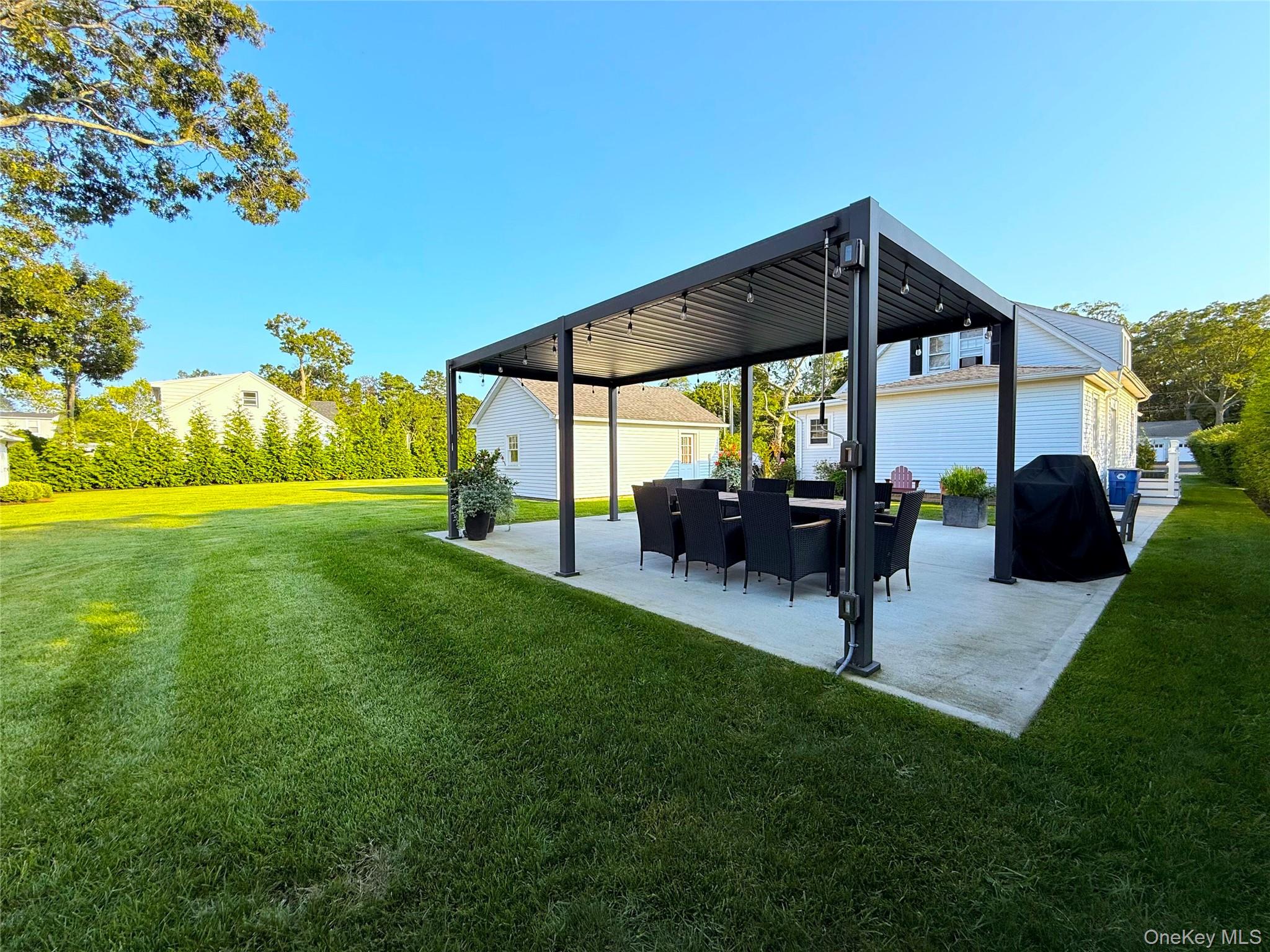 24 Pegs Lane Property Photo 19