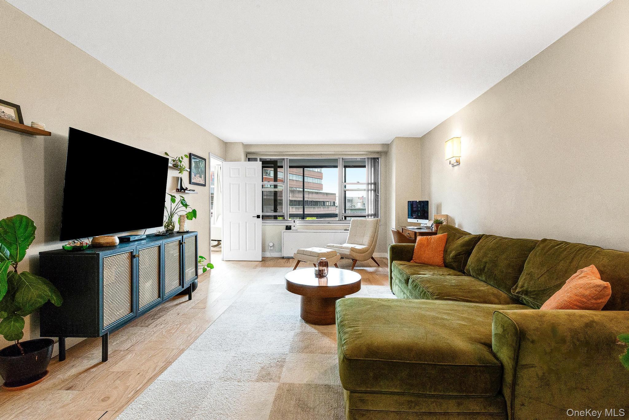 70-25 Yellowstone Boulevard 6T Property Photo 1